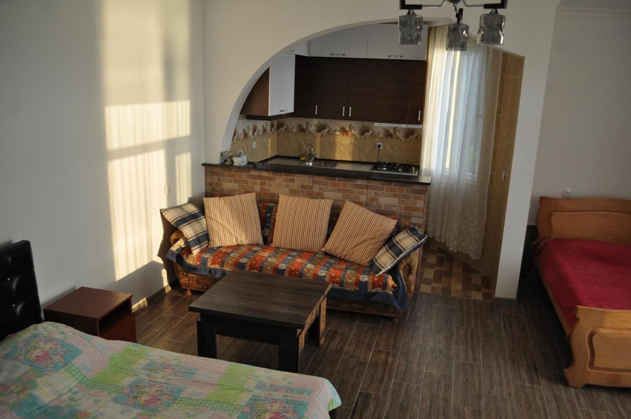 Akhmed Guest House Kvariati Exterior foto